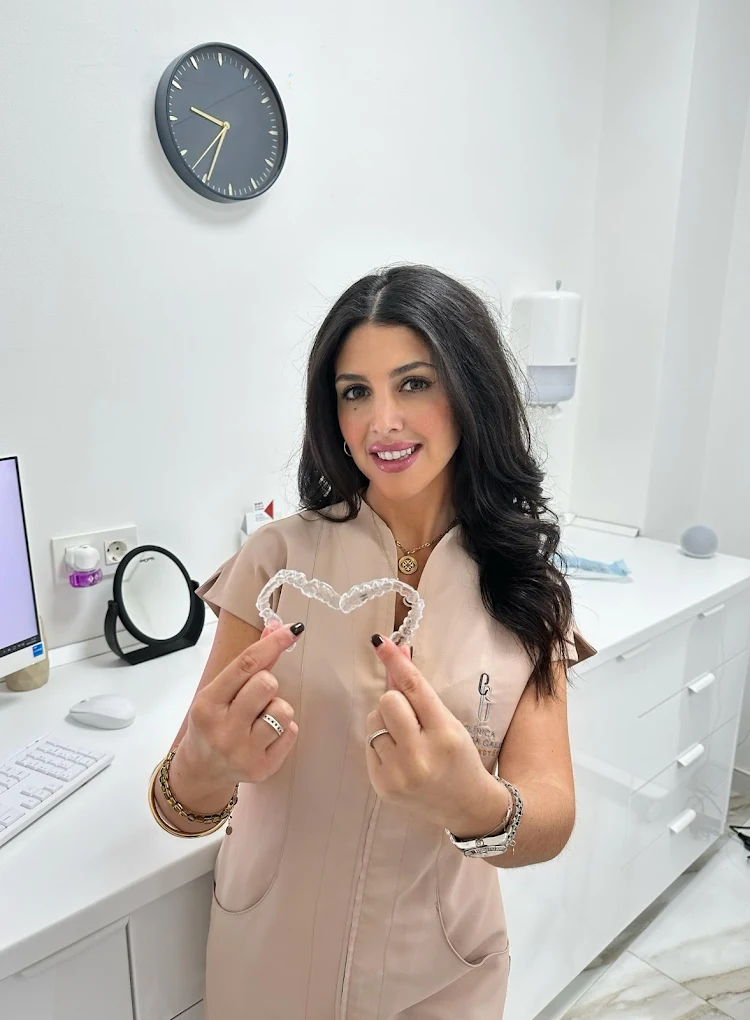 Ortodoncia invisible - clinica dental Esmeralda gallego