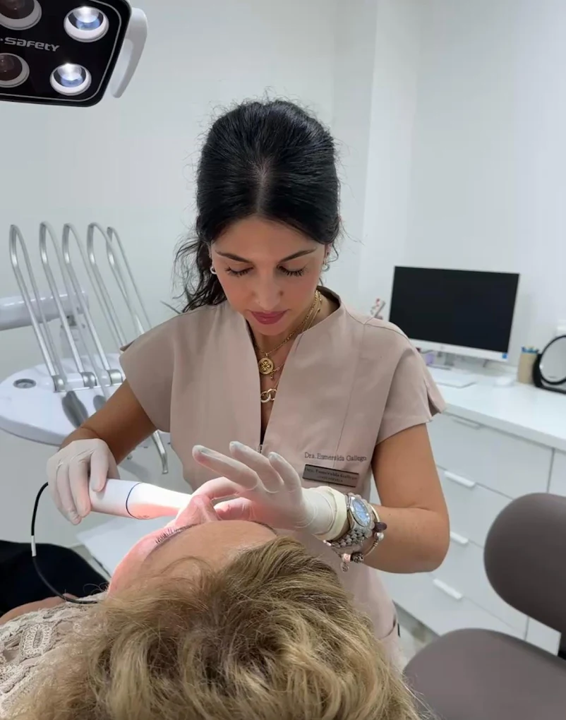 Periodoncia Expertos en Salud Gingival - clinica esmeralda gallego